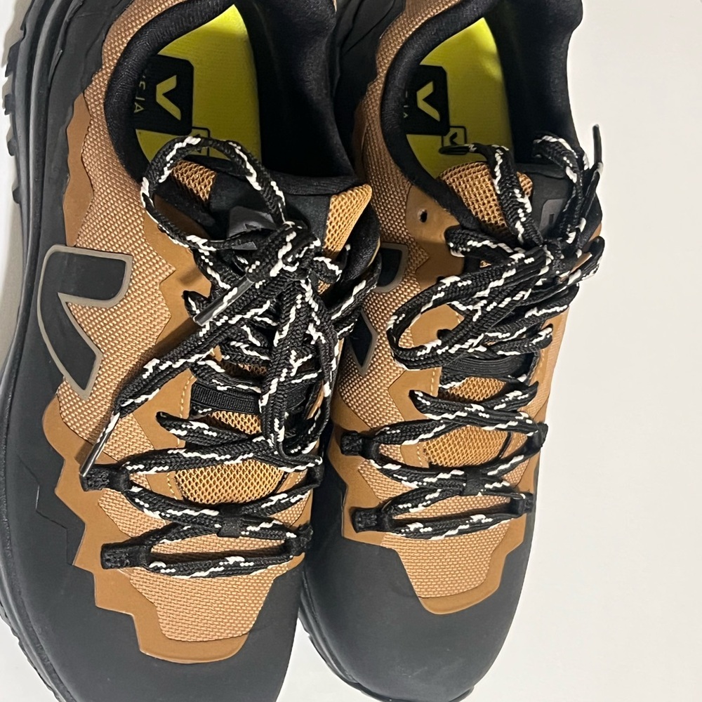 Veja Women’s Black and Brown Sneakers - Picture 3 of 6